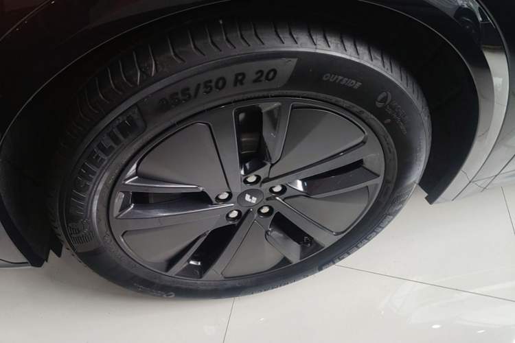 Used Li Auto L7 2024 MAX Model Left Front Wheel Hub