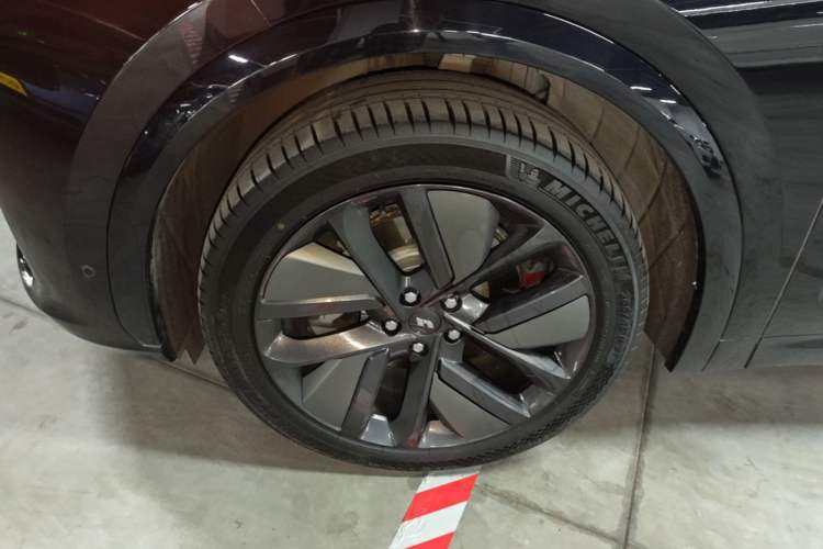 Used Li Auto L7 2024 Ultra Model Left Front Wheel Hub