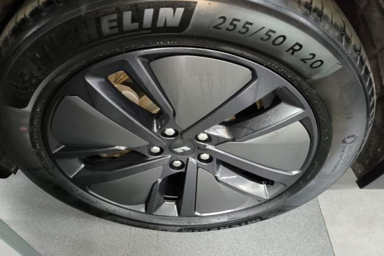 Used Li Auto L7 2024 MAX Model Left Front Wheel Hub