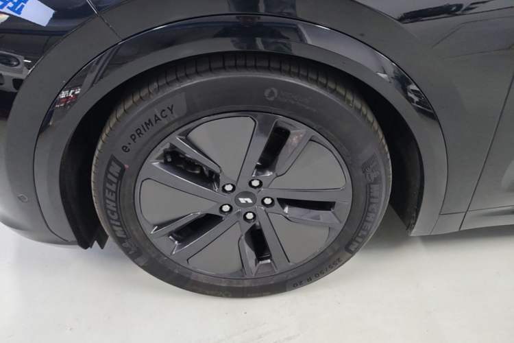 Used Li Auto L7 2024 MAX Model Left Front Wheel Hub