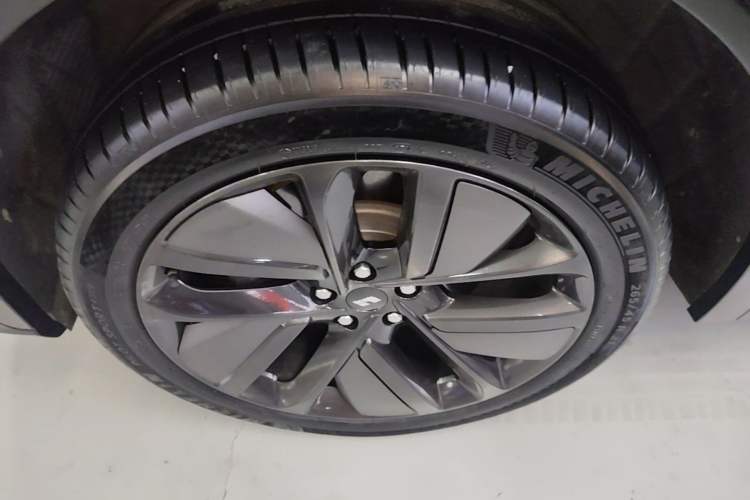 Used Li Auto L7 2024 Ultra Model Left Front Wheel Hub