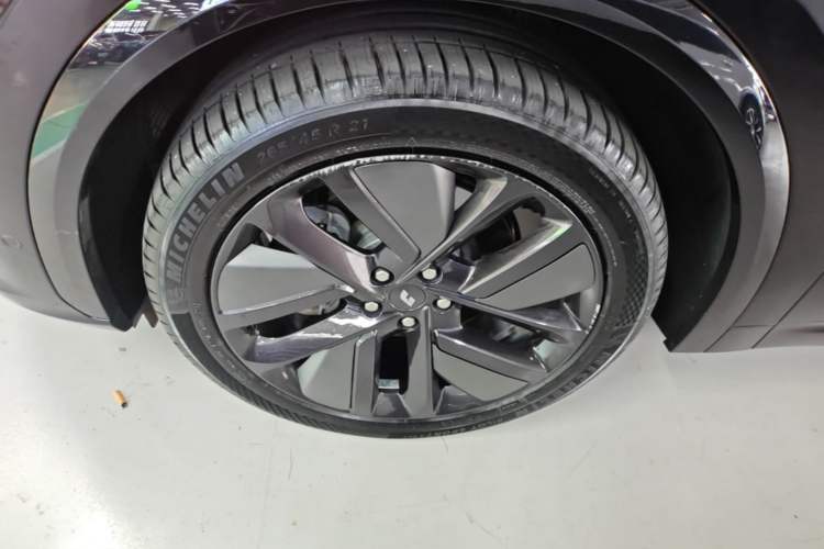 Used Li Auto L7 2024 MAX Model Left Front Wheel Hub