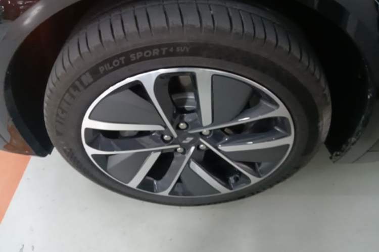 Used Li Auto L7 2024 Pro Model Left Front Wheel Hub