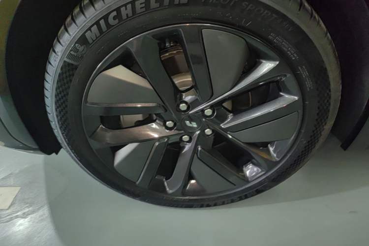 Used Li Auto L7 2024 MAX Model Left Front Wheel Hub