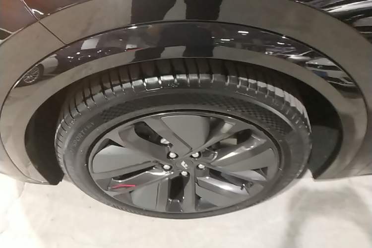 Used Li Auto L7 2024 Ultra Model Left Front Wheel Hub