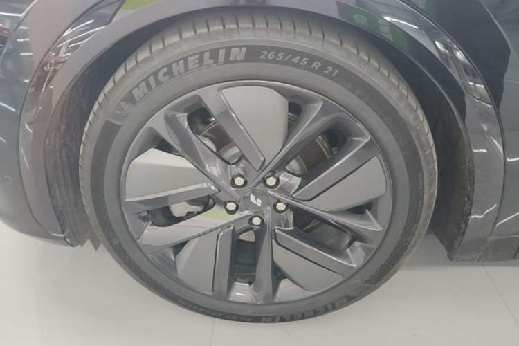 Used Li Auto L7 2024 Pro Model Left Front Wheel Hub