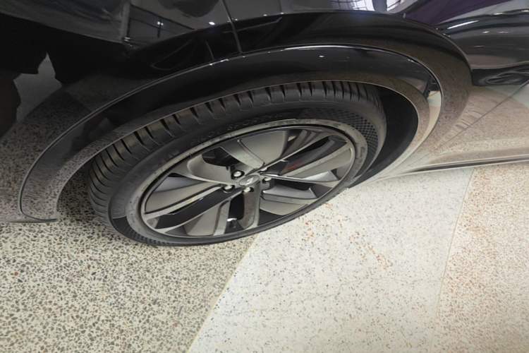 Used Li Auto L7 2024 MAX Model Left Front Wheel Hub