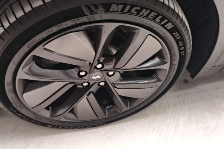 Used Li Auto L7 2024 Ultra Model Left Front Wheel Hub
