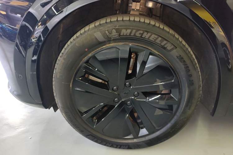 Used Li Auto L7 2024 MAX Model Left Front Wheel Hub
