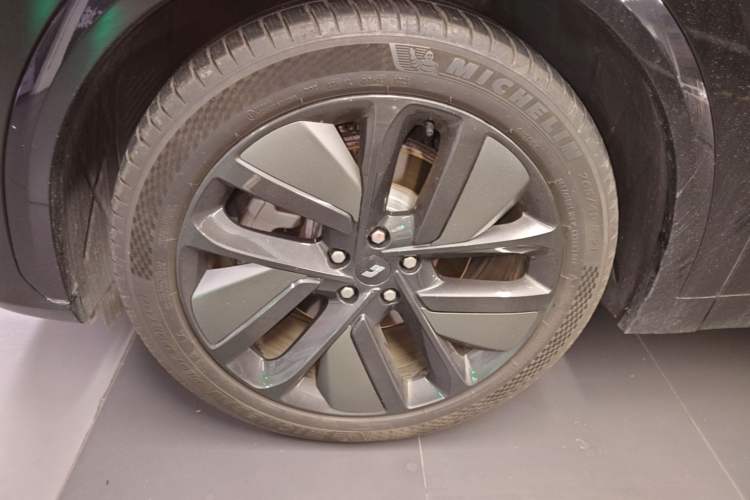 Used Li Auto L7 2024 MAX Model Left Front Wheel Hub