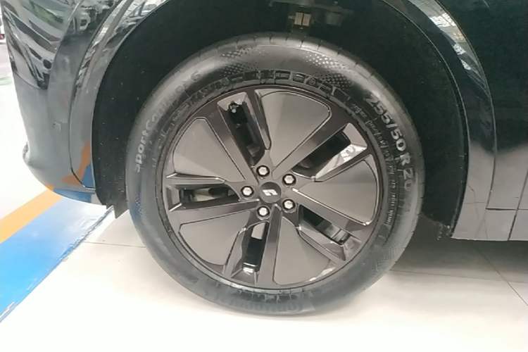Used Li Auto L7 2024 Pro Model Left Front Wheel Hub