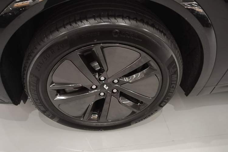 Used Li Auto L7 2024 MAX Model Left Front Wheel Hub