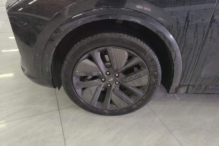 Used Li Auto L7 2024 Ultra Model Left Front Wheel Hub