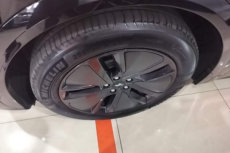 Used Li Auto L7 2024 Pro Model Left Front Wheel Hub