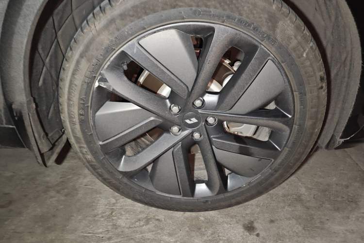 Used Li Auto L7 2024 MAX Model Right Front Wheel Hub