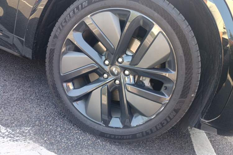 Used Li Auto L7 2024 Ultra Model Right Front Wheel Hub