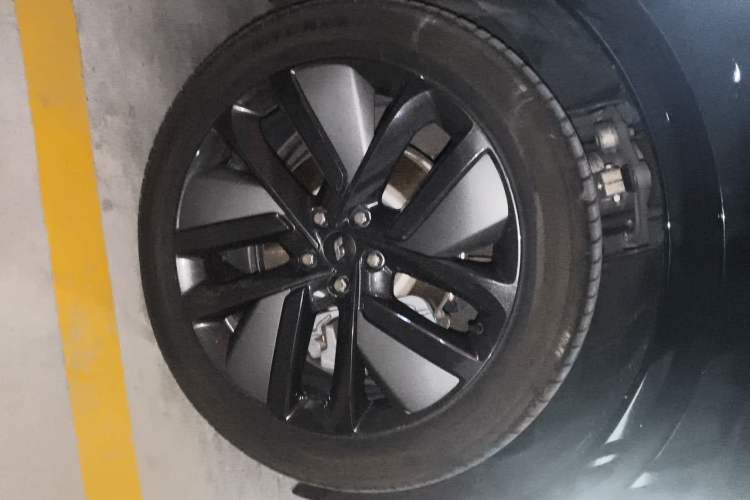 Used Li Auto L7 2024 MAX Model Right Front Wheel Hub