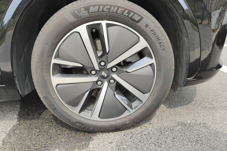 Used Li Auto L7 2024 MAX Model Right Front Wheel Hub