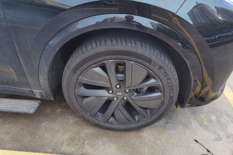 Used Li Auto L7 2024 Ultra Model Right Front Wheel Hub