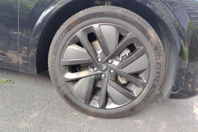 Used Li Auto L7 2024 Ultra Model Right Front Wheel Hub