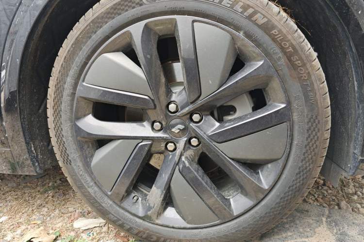 Used Li Auto L7 2024 MAX Model Right Front Wheel Hub