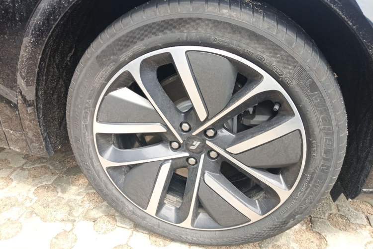 Used Li Auto L7 2024 Pro Model Right Front Wheel Hub