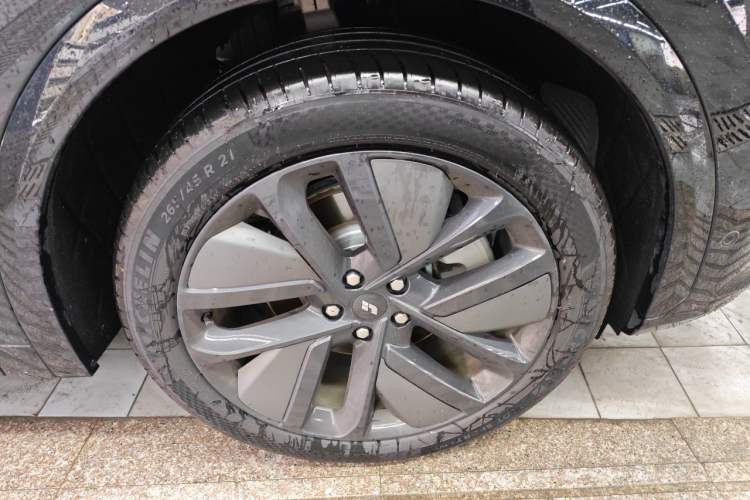 Used Li Auto L7 2024 MAX Model Right Front Wheel Hub