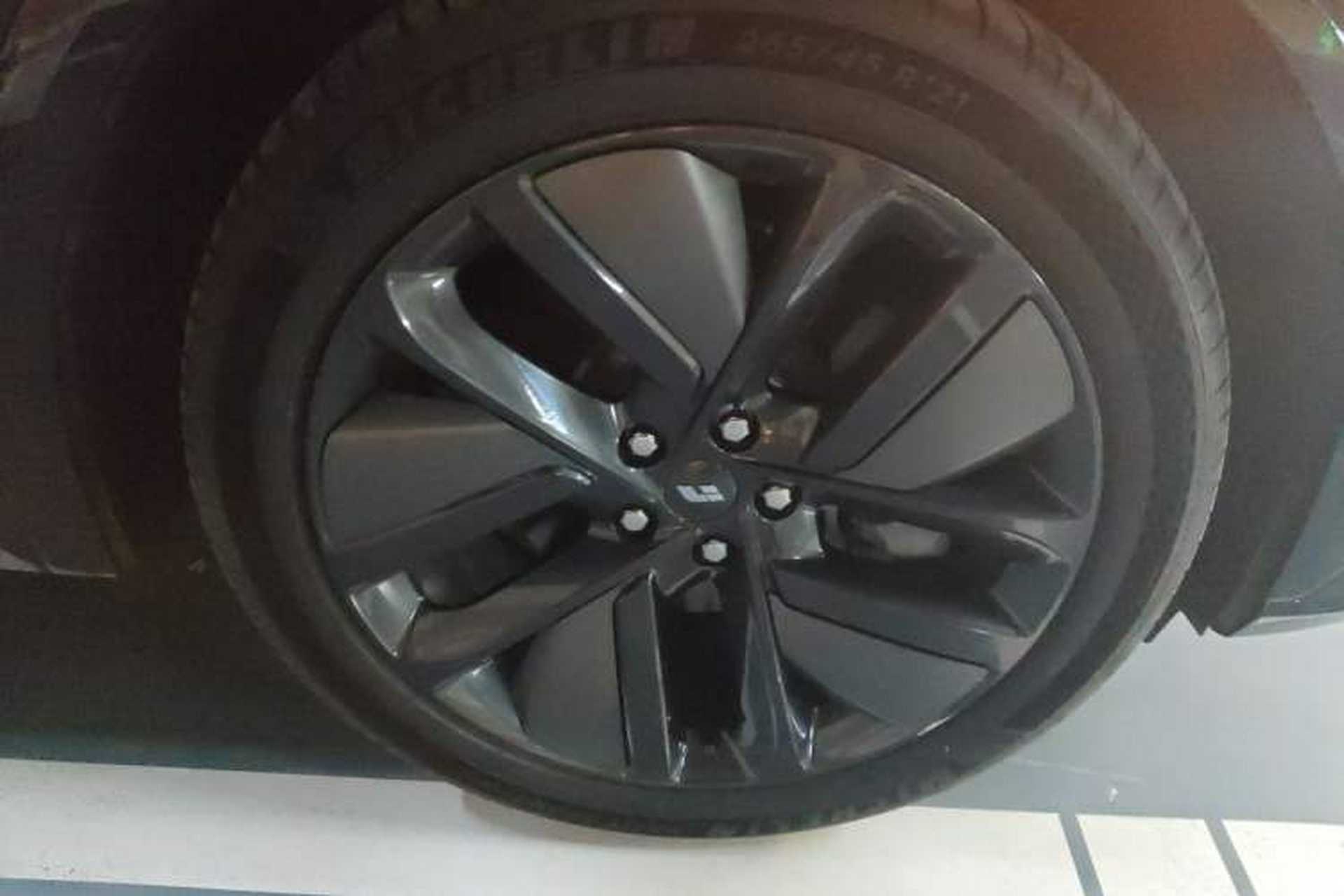 Used Li Auto L7 2024 Pro Model Right Front Wheel Hub