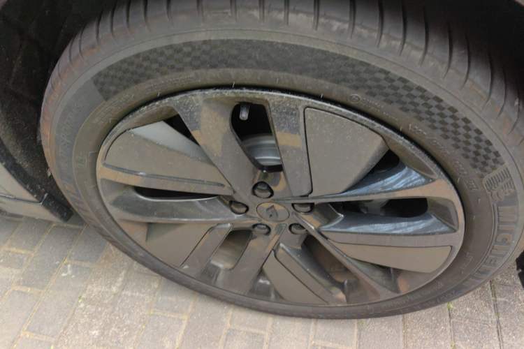 Used Li Auto L7 2024 Pro Model Right Front Wheel Hub