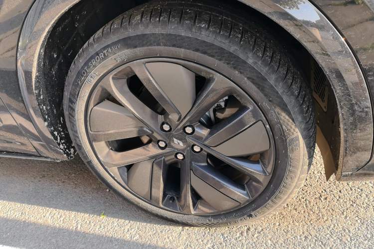 Used Li Auto L7 2024 Pro Model Right Front Wheel Hub
