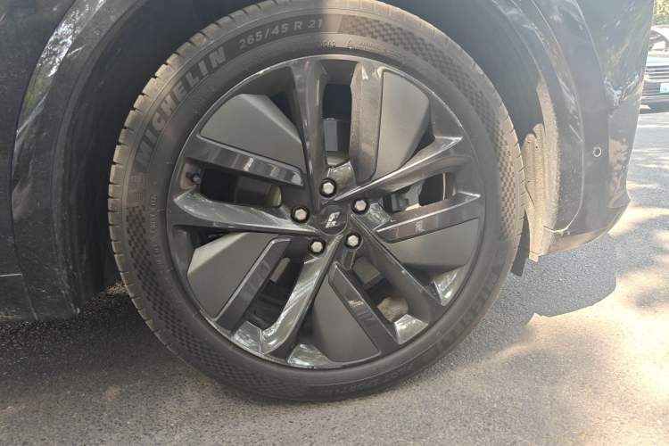 Used Li Auto L7 2024 Ultra Model Right Front Wheel Hub