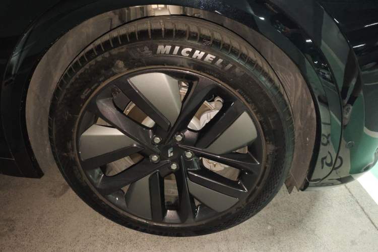 Used Li Auto L7 2024 MAX Model Right Front Wheel Hub