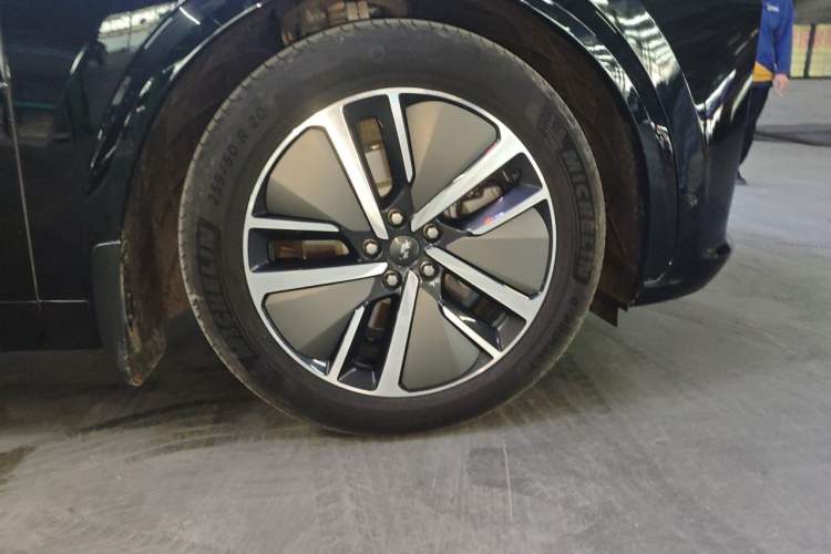 Used Li Auto L7 2024 MAX Model Right Front Wheel Hub