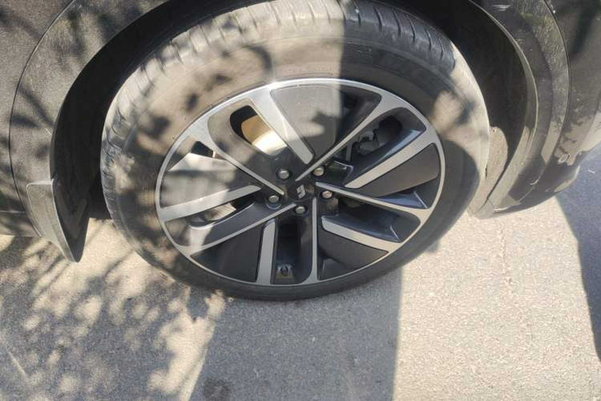 Used Li Auto L7 2024 Ultra Model Right Front Wheel Hub