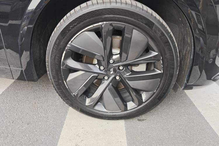 Used Li Auto L7 2024 MAX Model Right Front Wheel Hub