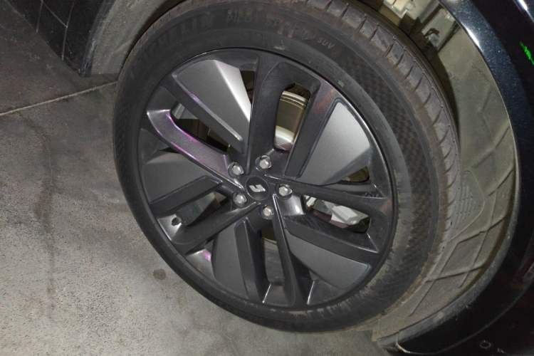 Used Li Auto L7 2024 Ultra Model Right Front Wheel Hub