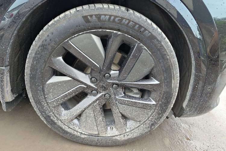 Used Li Auto L7 2024 Ultra Model Right Front Wheel Hub