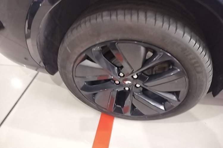 Used Li Auto L7 2024 MAX Model Right Rear Wheel Hub