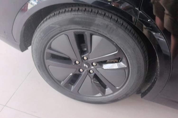 Used Li Auto L7 2024 Pro Model Right Rear Wheel Hub