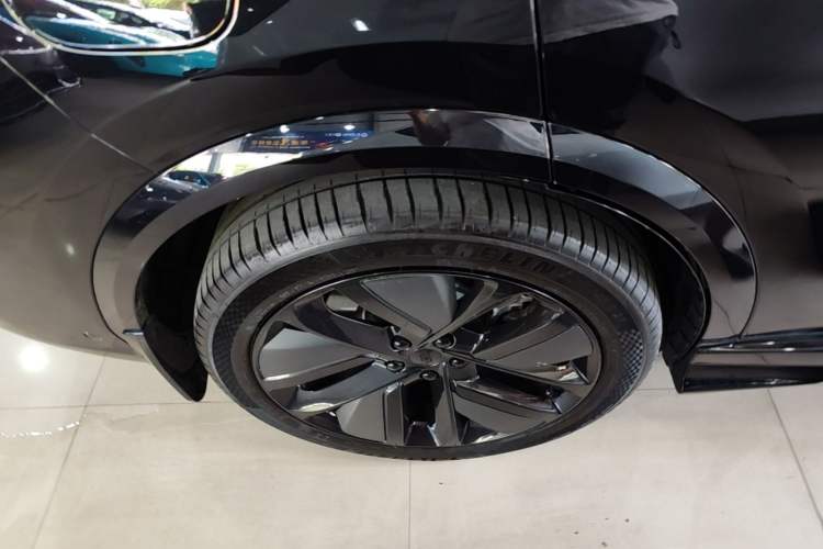 Used Li Auto L7 2024 Ultra Model Right Rear Wheel Hub
