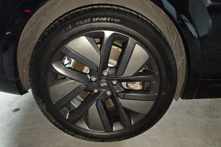 Used Li Auto L7 2024 Ultra Model Right Rear Wheel Hub