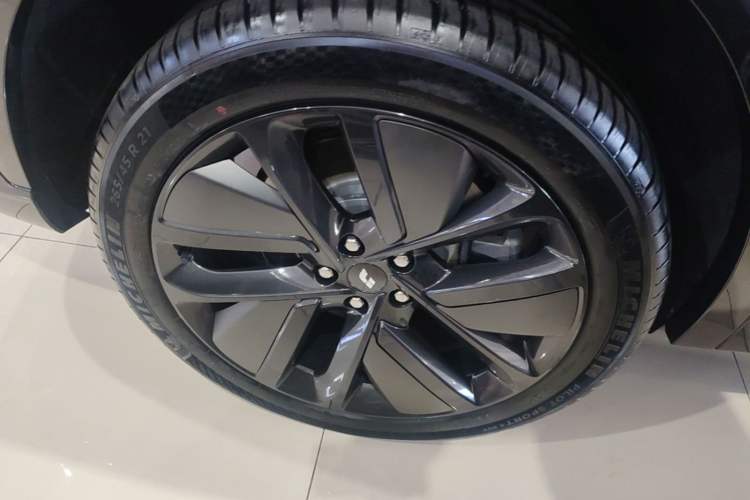Used Li Auto L7 2024 MAX Model Right Rear Wheel Hub