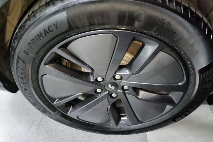 Used Li Auto L7 2024 MAX Model Right Rear Wheel Hub