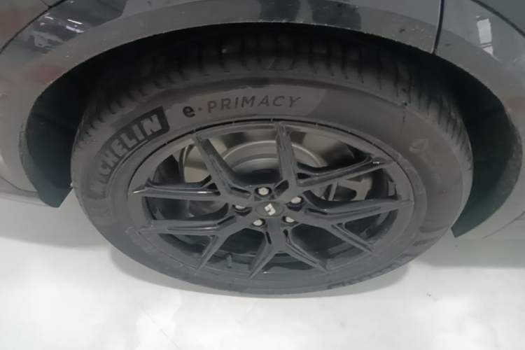 Used Li Auto L7 2024 MAX Model Right Rear Wheel Hub