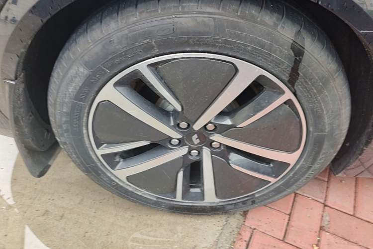 Used Li Auto L7 2024 Pro Model Right Rear Wheel Hub