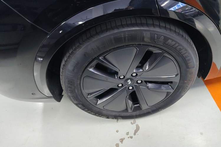 Used Li Auto L7 2024 MAX Model Right Rear Wheel Hub