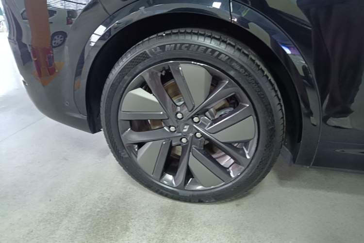 Used Li Auto L7 2024 Ultra Model Right Rear Wheel Hub