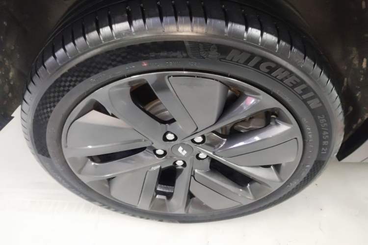 Used Li Auto L7 2024 Ultra Model Right Rear Wheel Hub