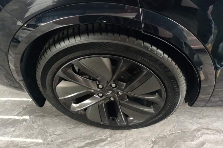 Used Li Auto L7 2024 MAX Model Right Rear Wheel Hub
