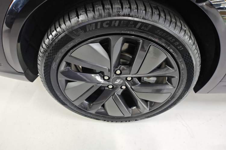 Used Li Auto L7 2024 MAX Model Right Rear Wheel Hub